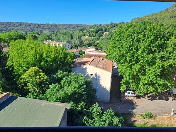 Vente                                                      Appartement
                        
                     3 pièces                      68 m2                     à Salernes