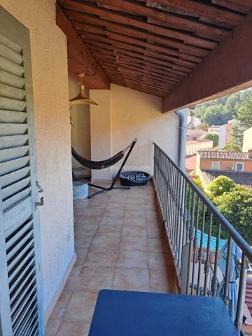 Vente                                                      Appartement
                        
                     3 pièces                      68 m2                     à Salernes