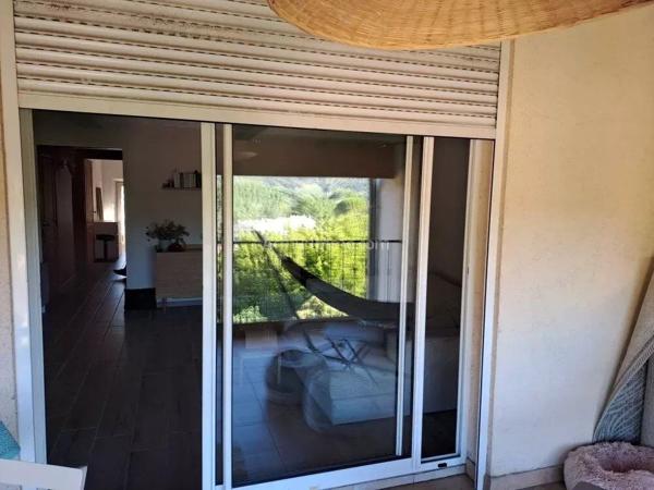 Vente                                                      Appartement
                        
                     3 pièces                      68 m2                     à Salernes