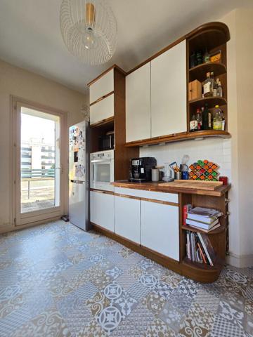 Superbe T4 dans l'ancien - quartier Madeleine / Dunois - avec garage et terrasse.