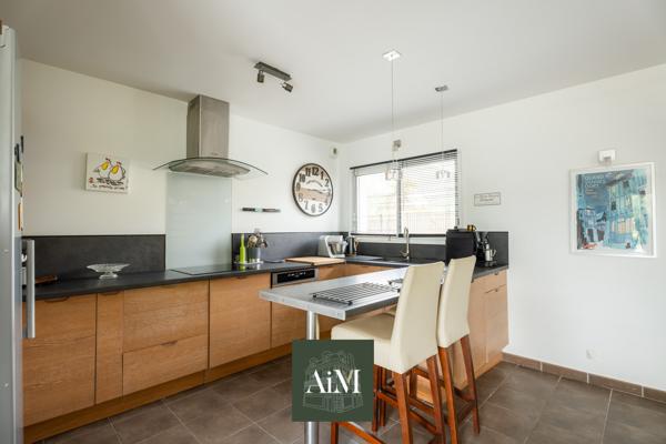 Maison contemporaine à vendre à Arradon – Proche bourg et Golfe du Morbihan, 4 chambres, jardin clos 570 m²