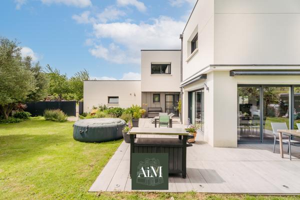 Maison contemporaine à vendre à Arradon – Proche bourg et Golfe du Morbihan, 4 chambres, jardin clos 570 m²