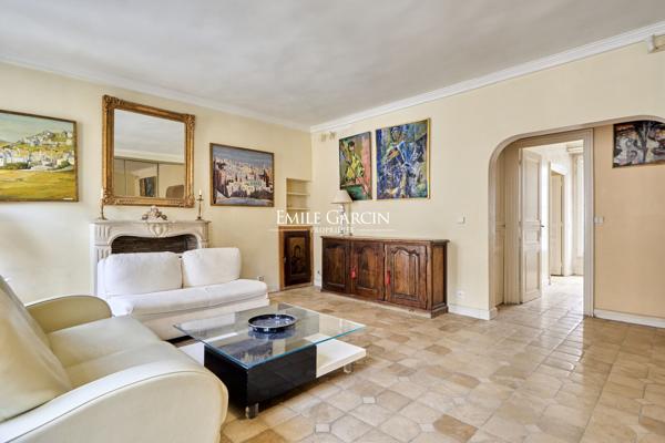 A vendre - appartement - 67 m²  - Paris - 75007 - Carré des Antiquaires