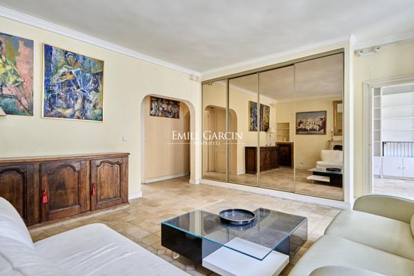 A vendre - appartement - 67 m²  - Paris - 75007 - Carré des Antiquaires