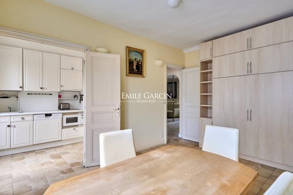 A vendre - appartement - 67 m²  - Paris - 75007 - Carré des Antiquaires
