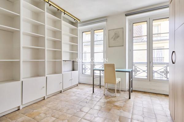 A vendre - appartement - 67 m²  - Paris - 75007 - Carré des Antiquaires