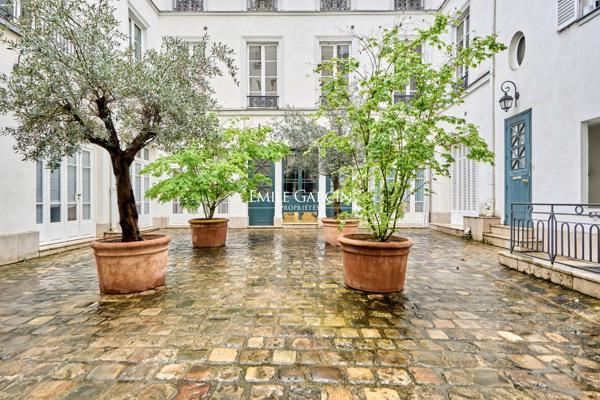 A vendre - appartement - 67 m²  - Paris - 75007 - Carré des Antiquaires