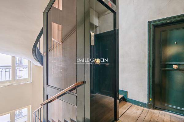A vendre - appartement - 67 m²  - Paris - 75007 - Carré des Antiquaires