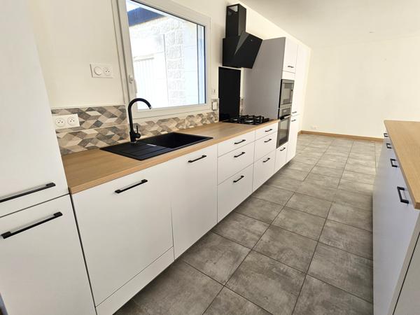 Maison récente, 5 chambres sur 950m²