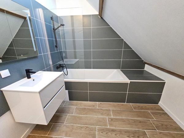 Maison récente, 5 chambres sur 950m²