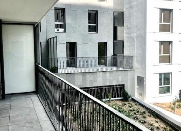 Appartement à vendre    1 pièce •  Clichy