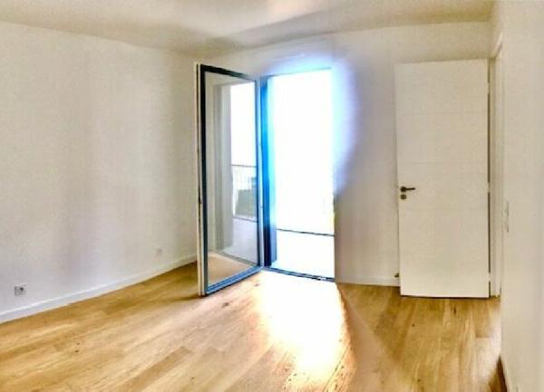 Appartement à vendre    1 pièce •  Clichy