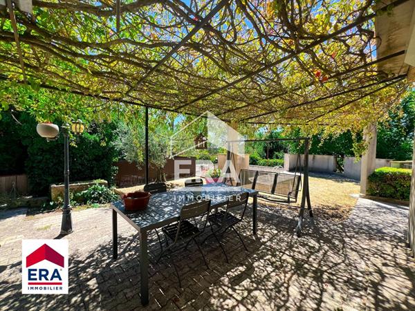 Propriété de charme au coeur des vignes et des oliviers, avec potentiel unique