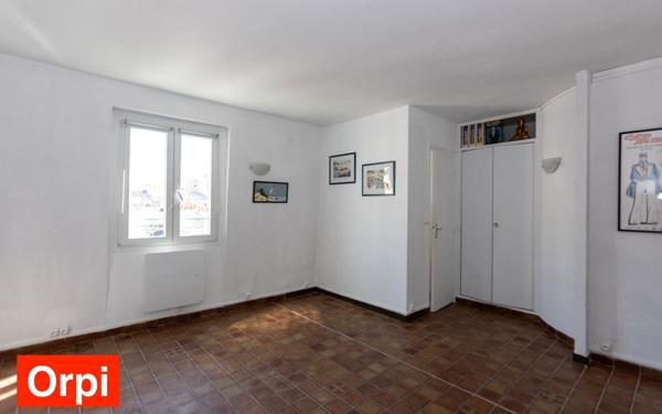 Appartement à vendre    5 pièces • 91,42 m2 Paris 16