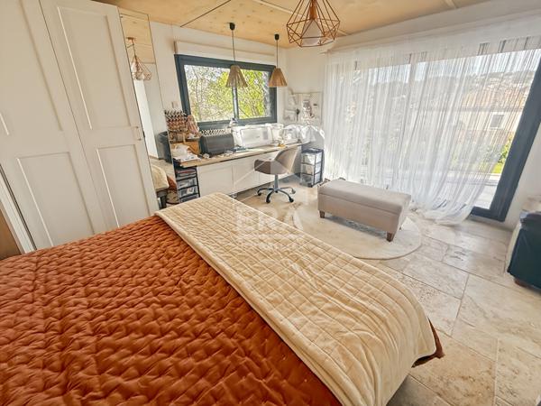 Les Pennes Mirabeau - Maison de plain pied T3+T2 de 143m2 sur parcelle avec piscine de 800m2