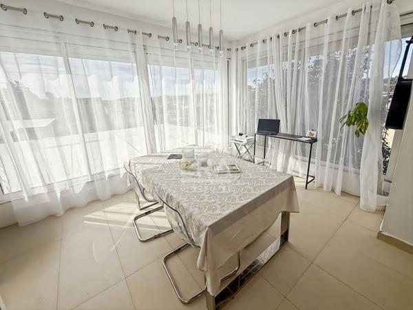 Les Pennes Mirabeau - Maison de plain pied T3+T2 de 143m2 sur parcelle avec piscine de 800m2