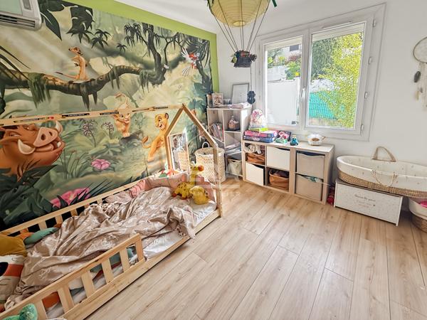 Les Pennes Mirabeau - Maison de plain pied T3+T2 de 143m2 sur parcelle avec piscine de 800m2