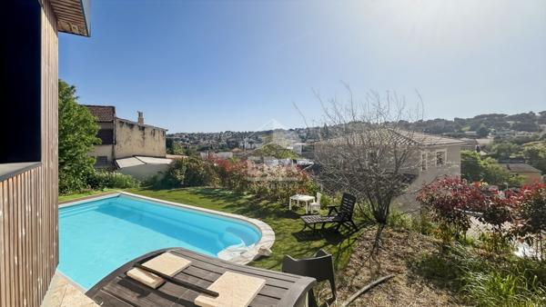 Les Pennes Mirabeau - Maison de plain pied T3+T2 de 143m2 sur parcelle avec piscine de 800m2
