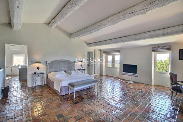 A vendre - Ancien presbytère du XVIIIe siècle - Entre Aix-en-Provence et les Alpilles