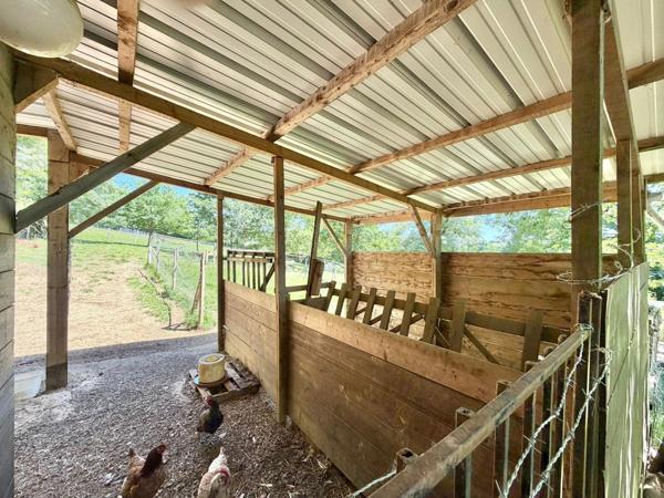 Villa rénovée avec Sous-sol et Grand terrain