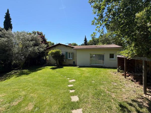 Villa rénovée avec Sous-sol et Grand terrain