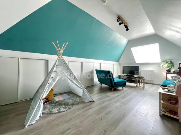 Maison à vendre 5 pièces, 4 Chambres, 2 Salles de bain, jardin, terrasse, garage.