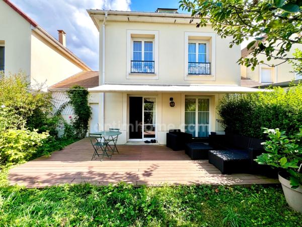 Maison à vendre 5 pièces, 4 Chambres, 2 Salles de bain, jardin, terrasse, garage.