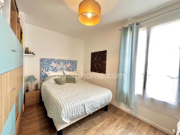 Maison à vendre 5 pièces, 4 Chambres, 2 Salles de bain, jardin, terrasse, garage.