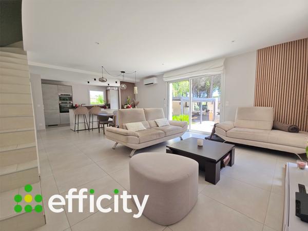 Maison
         5 pièces
        - 122 m² Exclusivité 598 000 € *
