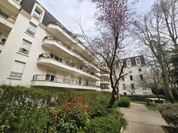 Appartement Rosny Sous Bois 4 pièce(s) 80.14 m2 CENTRE VILLE METRO