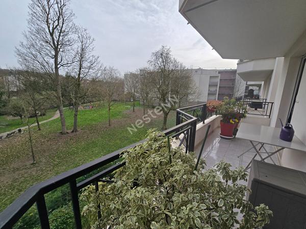 Appartement Rosny Sous Bois 4 pièce(s) 80.14 m2 CENTRE VILLE METRO