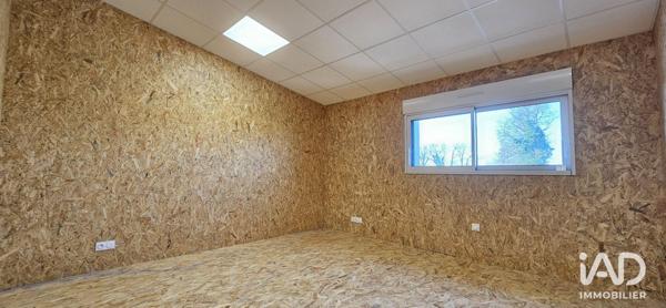 Location local d’activité 198 m² Montréverd