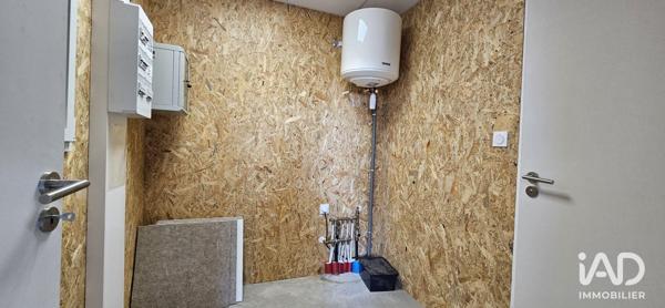 Location local d’activité 198 m² Montréverd