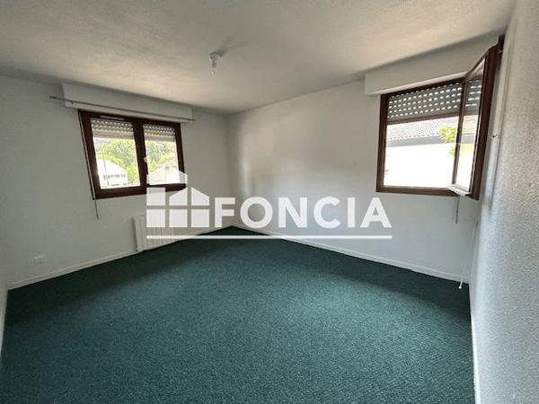 Location Appartement 5 pièces 105 m² - Square Alfred PONCET Vizille 38320