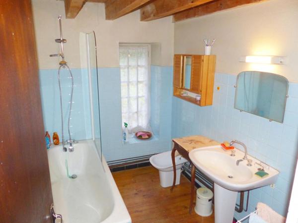 Remarquable Maison en pierre à Saint-Julien-Chapteuil