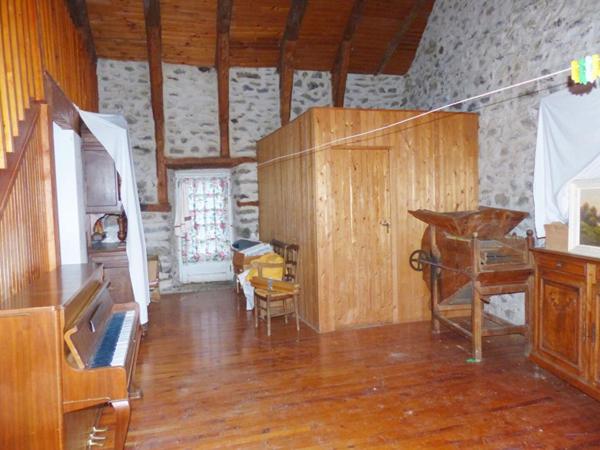 Remarquable Maison en pierre à Saint-Julien-Chapteuil