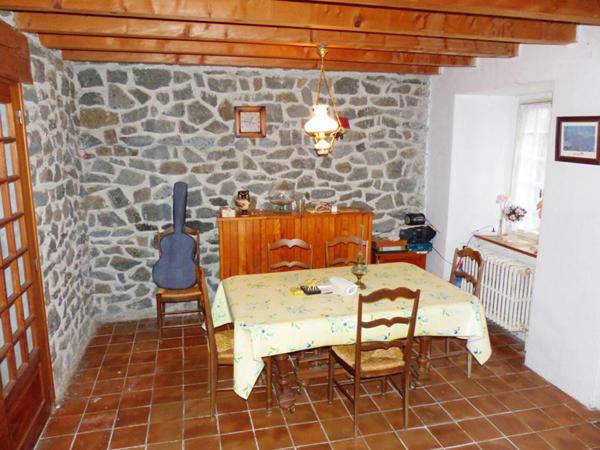 Remarquable Maison en pierre à Saint-Julien-Chapteuil