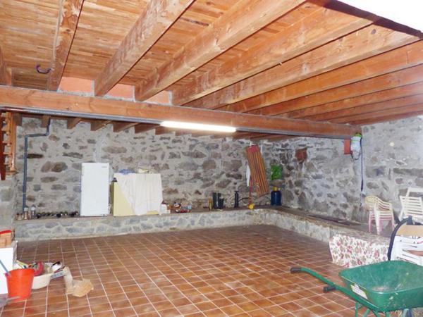 Remarquable Maison en pierre à Saint-Julien-Chapteuil