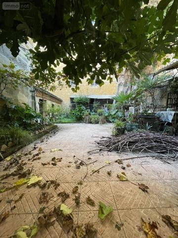 Immeuble à vendre à Bordeaux en Gironde (33000), ref : 11548/170   
Triangle