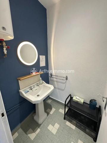 Vente                                                      Maison
                        
                     5 pièces                      203 m2                     à Neuvic