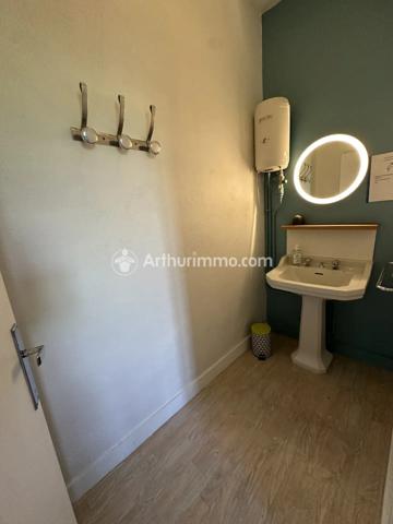 Vente                                                      Maison
                        
                     5 pièces                      203 m2                     à Neuvic