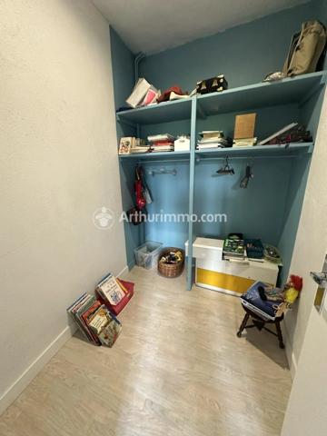 Vente                                                      Maison
                        
                     5 pièces                      203 m2                     à Neuvic