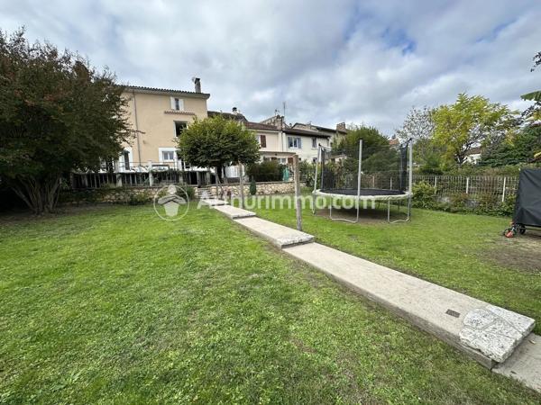 Vente                                                      Maison
                        
                     5 pièces                      203 m2                     à Neuvic