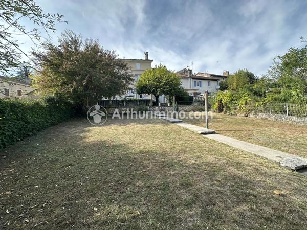Vente                                                      Maison
                        
                     5 pièces                      203 m2                     à Neuvic