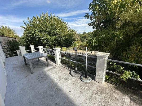 Vente                                                      Maison
                        
                     5 pièces                      203 m2                     à Neuvic