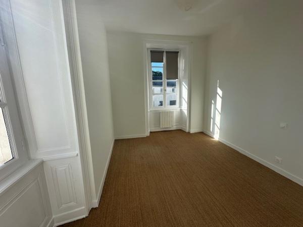 Appartement 3 pièce(s) 2 chambre(s) 70 m²