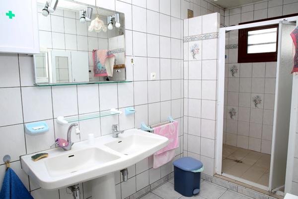 Grand pavillon familial 6 chambres 136 m² habitables avec sous-sol et vaste terrasse – Sivry-sur-Meuse