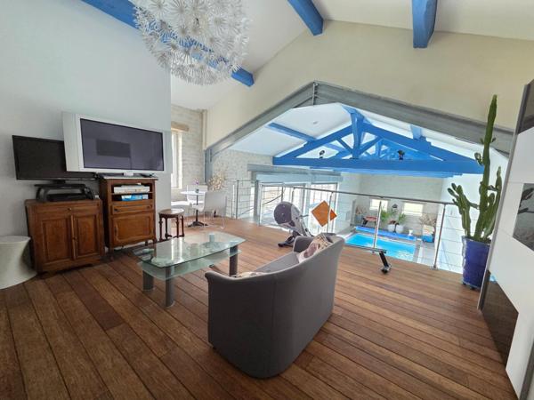 Maison à LOIRE-SUR-NIE, 17470 - 7 pièces 371m²