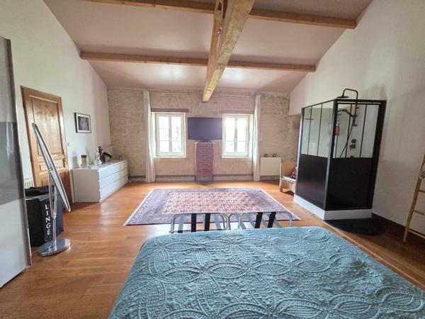 Maison à LOIRE-SUR-NIE, 17470 - 7 pièces 371m²