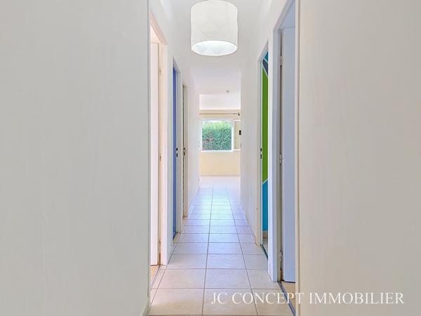 Maison plain pied 90 m² sur 850 m²